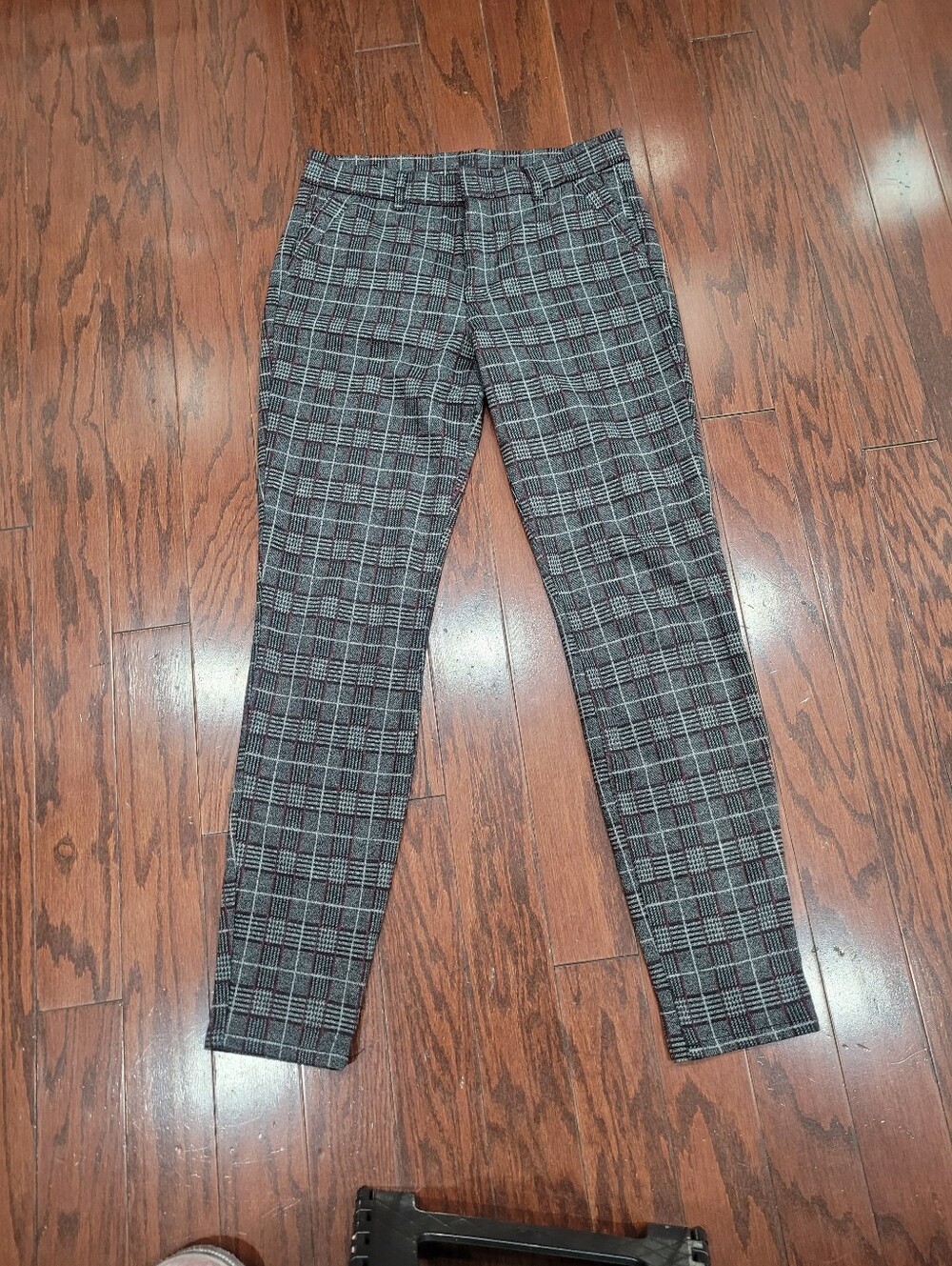 KUTS from Kloth Fab Womens Slim Plaid Dress Pants - Black & Gray. Size 8